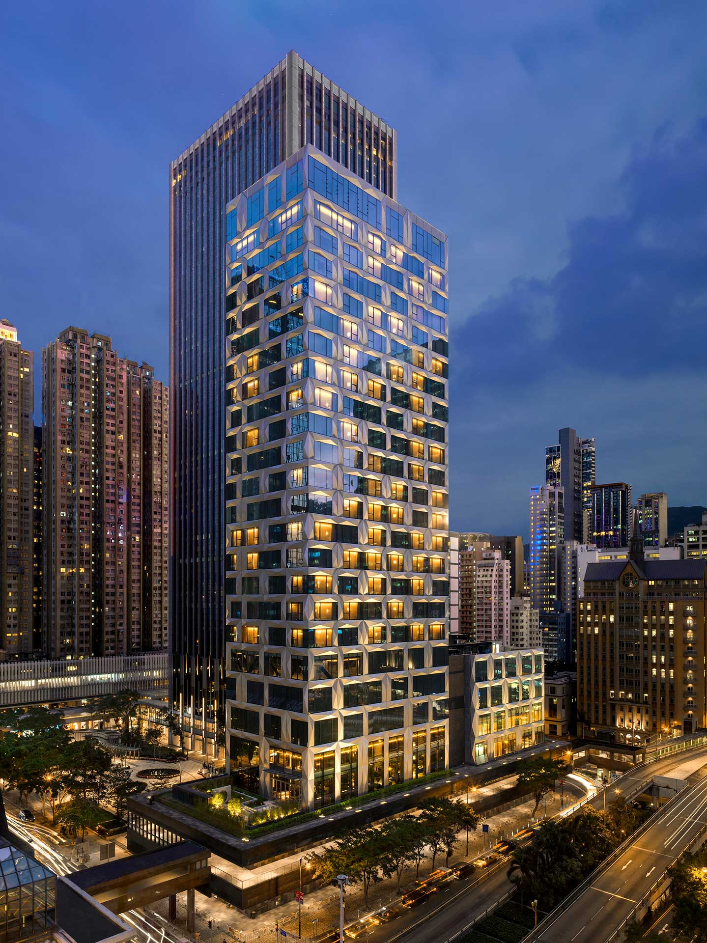 The 10 Best Luxury Hotels in Hong Kong for an Unforgettable Journey